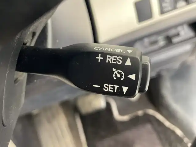 トヨタ ノア ハイブリッド Si ダブルバイビーⅢ 栃木県 2020(令2)年 6.9万km パール ＳＤナビ/（CD/DVD/Bluetooth/USB/フルセグTV）/バックカメラ/TRDエアロ/トヨタセーフティセンス/前後コーナーセンサー/ビルトインETC/前後ドライブレコーダー/両側パワースライドドア/ハーフレザーシート/シートヒーター/後席モニター/オートライト/LEDヘッドライト/横滑り防止装置/フォグランプ/スマートキー/プッシュスタート/ステアリングスイッチ/革巻きステアリング/電動格納ミラー/社外アルミホイール（純正アルミホイール車載）/純正フロアマット