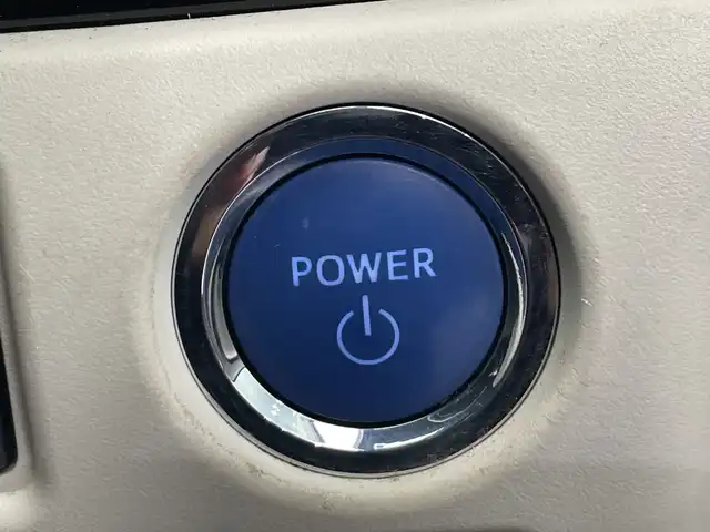 トヨタ ノア ハイブリッド Si ダブルバイビーⅢ 栃木県 2020(令2)年 6.9万km パール ＳＤナビ/（CD/DVD/Bluetooth/USB/フルセグTV）/バックカメラ/TRDエアロ/トヨタセーフティセンス/前後コーナーセンサー/ビルトインETC/前後ドライブレコーダー/両側パワースライドドア/ハーフレザーシート/シートヒーター/後席モニター/オートライト/LEDヘッドライト/横滑り防止装置/フォグランプ/スマートキー/プッシュスタート/ステアリングスイッチ/革巻きステアリング/電動格納ミラー/社外アルミホイール（純正アルミホイール車載）/純正フロアマット