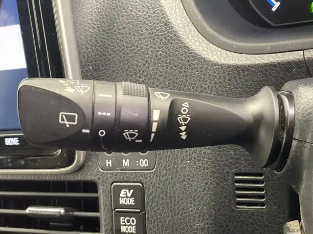 トヨタ ノア ハイブリッド Si ダブルバイビーⅢ 栃木県 2020(令2)年 6.9万km パール ＳＤナビ/（CD/DVD/Bluetooth/USB/フルセグTV）/バックカメラ/TRDエアロ/トヨタセーフティセンス/前後コーナーセンサー/ビルトインETC/前後ドライブレコーダー/両側パワースライドドア/ハーフレザーシート/シートヒーター/後席モニター/オートライト/LEDヘッドライト/横滑り防止装置/フォグランプ/スマートキー/プッシュスタート/ステアリングスイッチ/革巻きステアリング/電動格納ミラー/社外アルミホイール（純正アルミホイール車載）/純正フロアマット