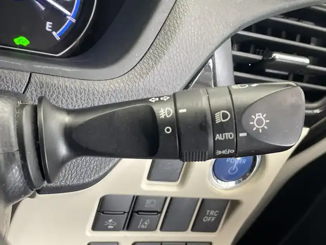 トヨタ ノア ハイブリッド Si ダブルバイビーⅢ 栃木県 2020(令2)年 6.9万km パール ＳＤナビ/（CD/DVD/Bluetooth/USB/フルセグTV）/バックカメラ/TRDエアロ/トヨタセーフティセンス/前後コーナーセンサー/ビルトインETC/前後ドライブレコーダー/両側パワースライドドア/ハーフレザーシート/シートヒーター/後席モニター/オートライト/LEDヘッドライト/横滑り防止装置/フォグランプ/スマートキー/プッシュスタート/ステアリングスイッチ/革巻きステアリング/電動格納ミラー/社外アルミホイール（純正アルミホイール車載）/純正フロアマット