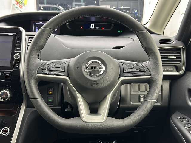 日産 セレナ 宮城県 2019(平31)年 5.4万km ブリリアントホワイトパール 両側パワースライドドア/ハンズフリースライドドア/純正9インチナビ/(AM/FM/iPod/SD/TV/USB/BT/AUX/HDMI/CD/DVD/Blu-ray)/全方位カメラ/防水シート/ETC/純正前方ドライブレコーダー/クルーズコントロール/プッシュスタート/スマートキー/スペアキー/オートライト/LEDヘッドライト/フォグランプ/純正16インチアルミホイール