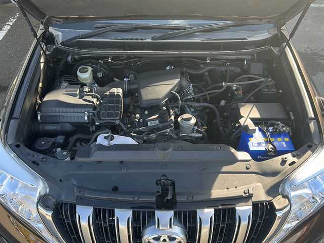 トヨタ ランドクルーザー プラド TXLパッケージ G－フロンティア 秋田県 2017(平29)年 5.6万km ヴィンテージブラウンパールクリスタルシャイン ・純正ナビ/・CD再生可能/・ワンセグTV/・Ｂｌｕｅｔｏｏｔｈ/・ムーンルーフ/・ＥＴＣ/・ドラレコ/・バックカメラ/・レザーシート/・前席パワーシート/・シートヒーター/・クルーズコントロール/・純正フロアマット/・前後コーナーセンサー/・横滑り防止装置