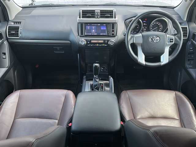 トヨタ ランドクルーザー プラド TXLパッケージ G－フロンティア 秋田県 2017(平29)年 5.6万km ヴィンテージブラウンパールクリスタルシャイン ・純正ナビ/・CD再生可能/・ワンセグTV/・Ｂｌｕｅｔｏｏｔｈ/・ムーンルーフ/・ＥＴＣ/・ドラレコ/・バックカメラ/・レザーシート/・前席パワーシート/・シートヒーター/・クルーズコントロール/・純正フロアマット/・前後コーナーセンサー/・横滑り防止装置