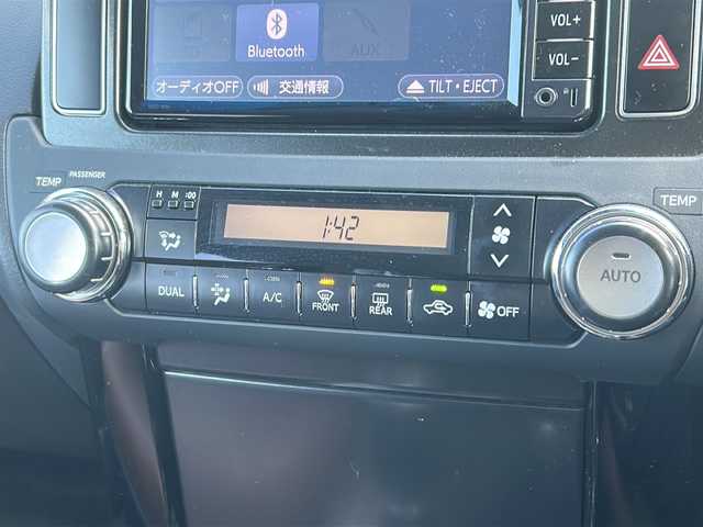 トヨタ ランドクルーザー プラド TXLパッケージ G－フロンティア 秋田県 2017(平29)年 5.6万km ヴィンテージブラウンパールクリスタルシャイン ・純正ナビ/・CD再生可能/・ワンセグTV/・Ｂｌｕｅｔｏｏｔｈ/・ムーンルーフ/・ＥＴＣ/・ドラレコ/・バックカメラ/・レザーシート/・前席パワーシート/・シートヒーター/・クルーズコントロール/・純正フロアマット/・前後コーナーセンサー/・横滑り防止装置