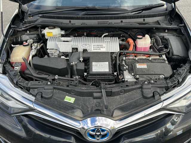 トヨタ オーリスハイブリッド Gパッケージ 愛知県 2016(平28)年 9.7万km ブラックマイカ /純正ナビ/フルセグTV//Bluetooth/CD・DVD//バックカメラ/ビルトインETC//社外デジタルインナーミラー//トヨタセーフティセンスC//プリクラッシュセーフティ//レーンディパーチャーアラート//クリアランスソナー//クルーズコントロール//先行車発進お知らせ//専用本革×ウルトラスエードシート//前席シートヒーター//LEDオートライト//電動格納ミラーウィンカー//プッシュスタート//ISOFIX//純正フロアマット/純正ドアバイザー//取扱説明書/新車保証書//スペアキー//車検R9年５月２３日まで