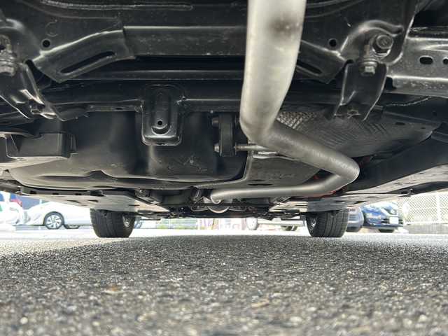 トヨタ オーリスハイブリッド Gパッケージ 愛知県 2016(平28)年 9.7万km ブラックマイカ /純正ナビ/フルセグTV//Bluetooth/CD・DVD//バックカメラ/ビルトインETC//社外デジタルインナーミラー//トヨタセーフティセンスC//プリクラッシュセーフティ//レーンディパーチャーアラート//クリアランスソナー//クルーズコントロール//先行車発進お知らせ//専用本革×ウルトラスエードシート//前席シートヒーター//LEDオートライト//電動格納ミラーウィンカー//プッシュスタート//ISOFIX//純正フロアマット/純正ドアバイザー//取扱説明書/新車保証書//スペアキー//車検R9年５月２３日まで