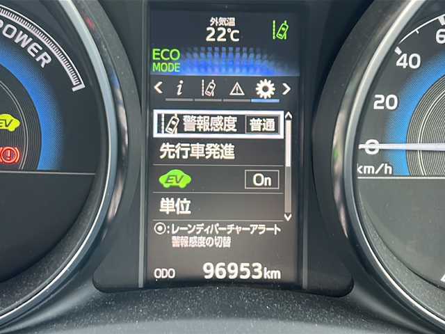 トヨタ オーリスハイブリッド Gパッケージ 愛知県 2016(平28)年 9.7万km ブラックマイカ /純正ナビ/フルセグTV//Bluetooth/CD・DVD//バックカメラ/ビルトインETC//社外デジタルインナーミラー//トヨタセーフティセンスC//プリクラッシュセーフティ//レーンディパーチャーアラート//クリアランスソナー//クルーズコントロール//先行車発進お知らせ//専用本革×ウルトラスエードシート//前席シートヒーター//LEDオートライト//電動格納ミラーウィンカー//プッシュスタート//ISOFIX//純正フロアマット/純正ドアバイザー//取扱説明書/新車保証書//スペアキー//車検R9年５月２３日まで