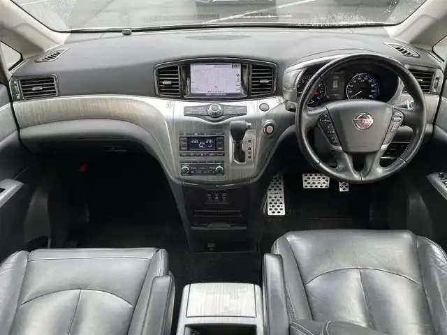 日産 エルグランド ライダー 黒本革 パワーシート 東京都 2014(平26)年 5.6万km ブリリアントシルバー ユーザー買取車/純正ナビ/全方位カメラ/両側パワスラ/黒本革/クルコン/ドラレコ/パワーバックドア/ビルトインＥＴＣ/シートヒーター/ポジションメモリー/フルタイム４ＷＤ/レーダー探知機/キャプテンシート/助手席電動オットマン/２列目キャプテンシート /２列目オットマン /横滑り制御機能/プッシュスタート/スマートキー/純正フロアマット/純正ドアバイザー