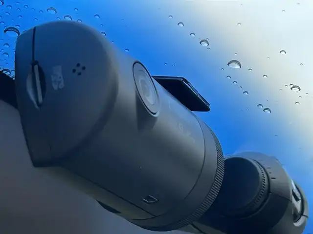 日産 エルグランド ライダー 黒本革 パワーシート 東京都 2014(平26)年 5.6万km ブリリアントシルバー ユーザー買取車/純正ナビ/全方位カメラ/両側パワスラ/黒本革/クルコン/ドラレコ/パワーバックドア/ビルトインＥＴＣ/シートヒーター/ポジションメモリー/フルタイム４ＷＤ/レーダー探知機/キャプテンシート/助手席電動オットマン/２列目キャプテンシート /２列目オットマン /横滑り制御機能/プッシュスタート/スマートキー/純正フロアマット/純正ドアバイザー