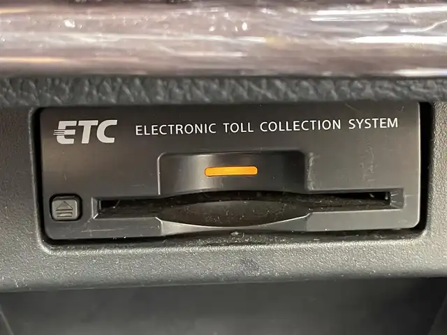 日産 エルグランド ライダー 黒本革 パワーシート 東京都 2014(平26)年 5.6万km ブリリアントシルバー ユーザー買取車/純正ナビ/全方位カメラ/両側パワスラ/黒本革/クルコン/ドラレコ/パワーバックドア/ビルトインＥＴＣ/シートヒーター/ポジションメモリー/フルタイム４ＷＤ/レーダー探知機/キャプテンシート/助手席電動オットマン/２列目キャプテンシート /２列目オットマン /横滑り制御機能/プッシュスタート/スマートキー/純正フロアマット/純正ドアバイザー