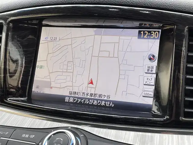 日産 エルグランド ライダー 黒本革 パワーシート 東京都 2014(平26)年 5.6万km ブリリアントシルバー ユーザー買取車/純正ナビ/全方位カメラ/両側パワスラ/黒本革/クルコン/ドラレコ/パワーバックドア/ビルトインＥＴＣ/シートヒーター/ポジションメモリー/フルタイム４ＷＤ/レーダー探知機/キャプテンシート/助手席電動オットマン/２列目キャプテンシート /２列目オットマン /横滑り制御機能/プッシュスタート/スマートキー/純正フロアマット/純正ドアバイザー