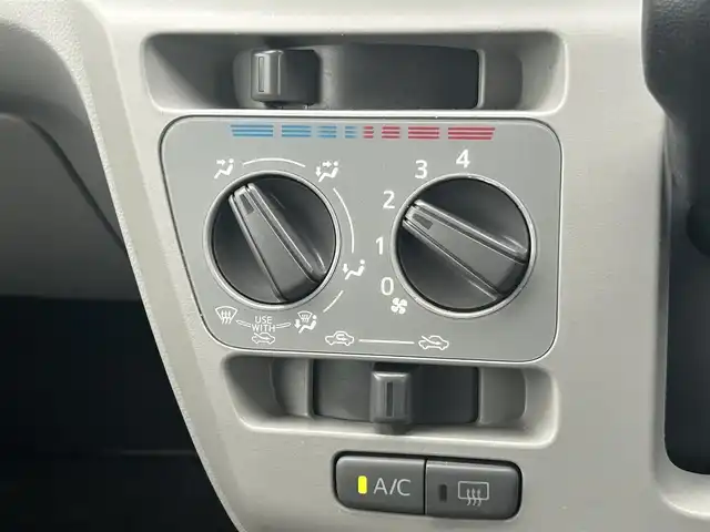 ダイハツ ミラ イース X SAⅢ 大阪府 2018(平30)年 4.8万km ホワイト 社外SDナビ/バックカメラ/衝突被害軽減システム/横滑り防止装置/オートマチックハイビーム/アイドリングストップ/純正フロアマット/純正LEDライト/ETC/ドライブレコーダー/スペアキー2本/保証書/取扱説明書