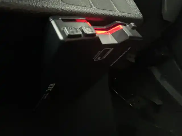 ダイハツ ミラ イース X SAⅢ 大阪府 2018(平30)年 4.8万km ホワイト 社外SDナビ/バックカメラ/衝突被害軽減システム/横滑り防止装置/オートマチックハイビーム/アイドリングストップ/純正フロアマット/純正LEDライト/ETC/ドライブレコーダー/スペアキー2本/保証書/取扱説明書