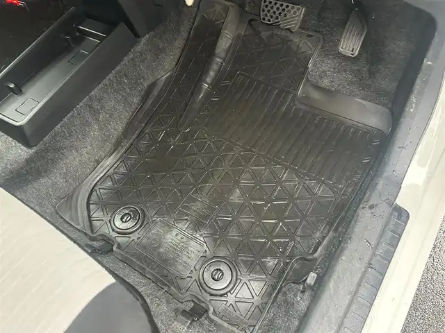 ダイハツ ミラ イース X SAⅢ 大阪府 2018(平30)年 4.8万km ホワイト 社外SDナビ/バックカメラ/衝突被害軽減システム/横滑り防止装置/オートマチックハイビーム/アイドリングストップ/純正フロアマット/純正LEDライト/ETC/ドライブレコーダー/スペアキー2本/保証書/取扱説明書