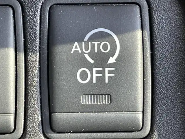 日産 セレナ ハイウェイスター プロパイロットED 岡山県 2016(平28)年 11.4万km マルーンレッド 2トーン 登録時走行距離：113896km/禁煙車/プロパイロット/快適パック/ハンズフリーオートスライドドア/純正メモリナビ(MM-516D-L)/　(CD/DVD/フルセグTV/Bluetooth)/フリップダウンモニター/バックビューモニター/クルーズコントロール(追従走行あり)/衝突被害軽減システム/車線逸脱警報（レーンキープアシスト）/コーナーセンサー/ドライブレコーダー/ビルトインETC/両側パワースライドドア/革巻きステアリング/ステアリングスイッチ/純正LEDヘッドライト/フォグライト/オートライト/プッシュスタート/スマートキー/スペアキー/アイドリングストップ/純正アルミホイール 16インチ/ロールサンシェード/ウインカーミラー/電動格納ミラー/純正フロアマット/横滑防止装置/盗難防止装置/保証書/取扱説明書