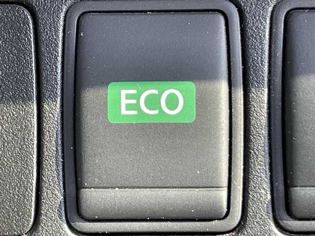 日産 セレナ ハイウェイスター プロパイロットED 岡山県 2016(平28)年 11.4万km マルーンレッド 2トーン 登録時走行距離：113896km/禁煙車/プロパイロット/快適パック/ハンズフリーオートスライドドア/純正メモリナビ(MM-516D-L)/　(CD/DVD/フルセグTV/Bluetooth)/フリップダウンモニター/バックビューモニター/クルーズコントロール(追従走行あり)/衝突被害軽減システム/車線逸脱警報（レーンキープアシスト）/コーナーセンサー/ドライブレコーダー/ビルトインETC/両側パワースライドドア/革巻きステアリング/ステアリングスイッチ/純正LEDヘッドライト/フォグライト/オートライト/プッシュスタート/スマートキー/スペアキー/アイドリングストップ/純正アルミホイール 16インチ/ロールサンシェード/ウインカーミラー/電動格納ミラー/純正フロアマット/横滑防止装置/盗難防止装置/保証書/取扱説明書