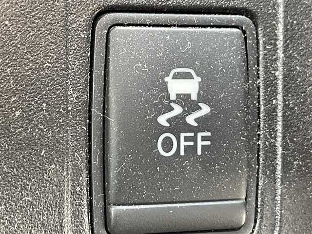 日産 セレナ ハイウェイスター プロパイロットED 岡山県 2016(平28)年 11.4万km マルーンレッド 2トーン 登録時走行距離：113896km/禁煙車/プロパイロット/快適パック/ハンズフリーオートスライドドア/純正メモリナビ(MM-516D-L)/　(CD/DVD/フルセグTV/Bluetooth)/フリップダウンモニター/バックビューモニター/クルーズコントロール(追従走行あり)/衝突被害軽減システム/車線逸脱警報（レーンキープアシスト）/コーナーセンサー/ドライブレコーダー/ビルトインETC/両側パワースライドドア/革巻きステアリング/ステアリングスイッチ/純正LEDヘッドライト/フォグライト/オートライト/プッシュスタート/スマートキー/スペアキー/アイドリングストップ/純正アルミホイール 16インチ/ロールサンシェード/ウインカーミラー/電動格納ミラー/純正フロアマット/横滑防止装置/盗難防止装置/保証書/取扱説明書