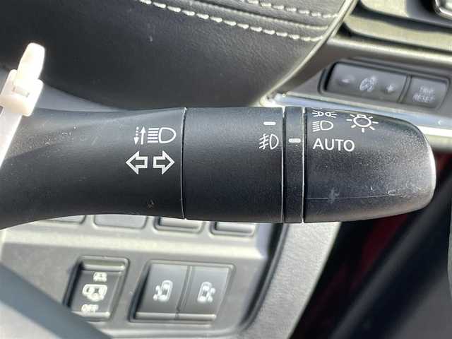 日産 セレナ ハイウェイスター プロパイロットED 岡山県 2016(平28)年 11.4万km マルーンレッド 2トーン 登録時走行距離：113896km/禁煙車/プロパイロット/快適パック/ハンズフリーオートスライドドア/純正メモリナビ(MM-516D-L)/　(CD/DVD/フルセグTV/Bluetooth)/フリップダウンモニター/バックビューモニター/クルーズコントロール(追従走行あり)/衝突被害軽減システム/車線逸脱警報（レーンキープアシスト）/コーナーセンサー/ドライブレコーダー/ビルトインETC/両側パワースライドドア/革巻きステアリング/ステアリングスイッチ/純正LEDヘッドライト/フォグライト/オートライト/プッシュスタート/スマートキー/スペアキー/アイドリングストップ/純正アルミホイール 16インチ/ロールサンシェード/ウインカーミラー/電動格納ミラー/純正フロアマット/横滑防止装置/盗難防止装置/保証書/取扱説明書