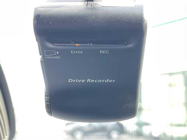 日産 セレナ ハイウェイスター プロパイロットED 岡山県 2016(平28)年 11.4万km マルーンレッド 2トーン 登録時走行距離：113896km/禁煙車/プロパイロット/快適パック/ハンズフリーオートスライドドア/純正メモリナビ(MM-516D-L)/　(CD/DVD/フルセグTV/Bluetooth)/フリップダウンモニター/バックビューモニター/クルーズコントロール(追従走行あり)/衝突被害軽減システム/車線逸脱警報（レーンキープアシスト）/コーナーセンサー/ドライブレコーダー/ビルトインETC/両側パワースライドドア/革巻きステアリング/ステアリングスイッチ/純正LEDヘッドライト/フォグライト/オートライト/プッシュスタート/スマートキー/スペアキー/アイドリングストップ/純正アルミホイール 16インチ/ロールサンシェード/ウインカーミラー/電動格納ミラー/純正フロアマット/横滑防止装置/盗難防止装置/保証書/取扱説明書