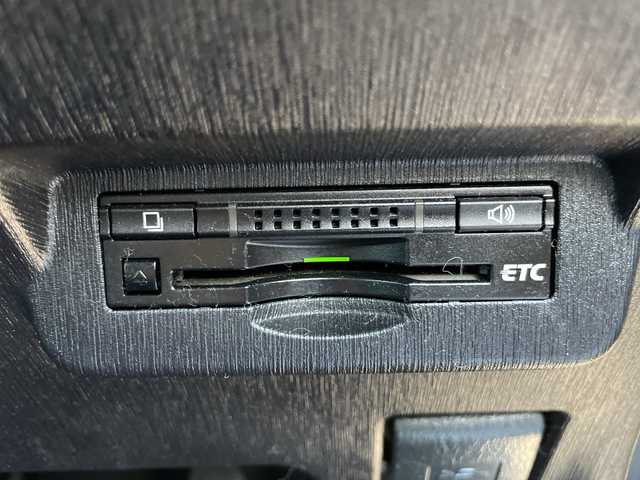 トヨタ プリウス α S 栃木県 2016(平28)年 7.5万km ホワイトパールクリスタルシャイン 純正HDDナビ/品番:NHZN-X61G/Bluetooth/TV/CD/DVD/バックカメラ/前後ドライブレコーダー/ETC/横滑り防止装置/盗難防止装置/パーキングアシスト/オートライト/LEDヘッドライト/フォグランプ/ドアバイザー/プッシュスタート/スマートキー(スペアキー有)/社外16インチアルミホイール/取扱説明書/純正ホイール・サマータイヤ積込