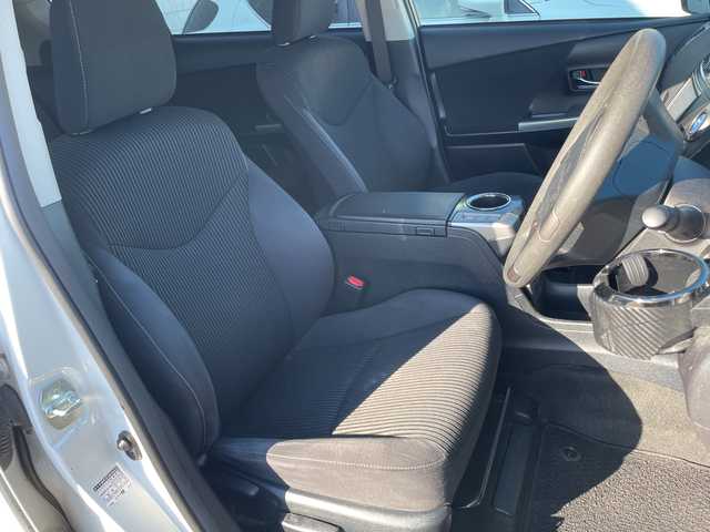 トヨタ プリウス α S 栃木県 2016(平28)年 7.5万km ホワイトパールクリスタルシャイン 純正HDDナビ/品番:NHZN-X61G/Bluetooth/TV/CD/DVD/バックカメラ/前後ドライブレコーダー/ETC/横滑り防止装置/盗難防止装置/パーキングアシスト/オートライト/LEDヘッドライト/フォグランプ/ドアバイザー/プッシュスタート/スマートキー(スペアキー有)/社外16インチアルミホイール/取扱説明書/純正ホイール・サマータイヤ積込