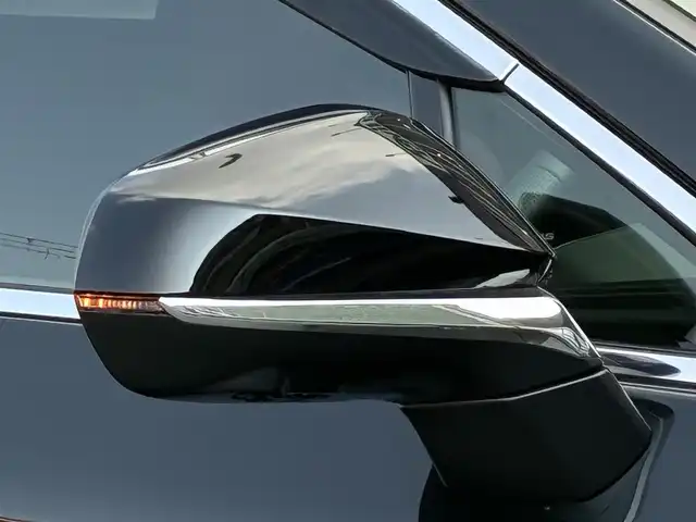 レクサス ＲＸ 350 Fスポーツ 京都府 2024(令6)年 0.2万km グラファイトブラックガラスフレーク ワンオーナー/パノラマルーフ/ブラックルーフレール/オレンジブレーキキャリパー/デジタルインナーミラー/おくだけ充電/純正14インチディスプレイオーディオ/・車載ナビ/・パノラミックビューモニター/・フルセグTV/・USB入力端子/・プレミアムサウンド12スピーカー/・ナビ連動前後ドラレコ/Bin 2.0ETC/セーフティシステムプラス/・プリクラッシュセーフティ/・レーントレーシングアシスト/・レーンディパーチャーアラート/・レーンチェンジアシスト/・レーダークルーズコントロール/・アダプティブハイビーム/・ロードサインアシスト/・フロントクロストラフィックアラート/・プロアクティブドライビングアシスト/ブラインドスポットモニター/カラーヘッドアップディスプレイ/パーキングサポートブレーキ/レザーステアリング/・パドルシフト/・ステアヒーター/レザー×スエードコンビスポーツシート/・前席8WAYパワーシート/・前席シートヒーター/シートベンチレーション/・運転席シートポジションメモリー/パワーバックドア/純正21インチアルミホイール/3連LEDヘッドライト/スマートキー×2個
