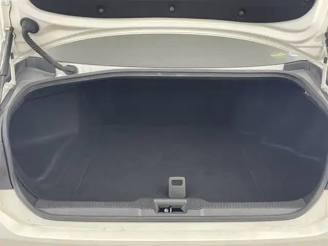 トヨタ クラウン ハイブリッド RS リミテッド 福岡県 2020(令2)年 4.9万km ホワイトパールクリスタルシャイン サンルーフ　/純正ナビ　/フルセグTV　/バックカメラ　/ＥＴＣ２．０　/前後ドライブレコーダー　/レーダー探知機　/レーダークルーズコントロール　/トヨタセーフティセンス　/コーナーセンサー　/衝突被害軽減ブレーキ　/レーンキープ　/ブラインドスポットモニター　/アクセル踏み間違い防止　/ＭＴモード付き　/パワーシート　/シートベンチレーション／ヒーター　/ステアリングヒーター　/ＬＥＤヘッドライト
