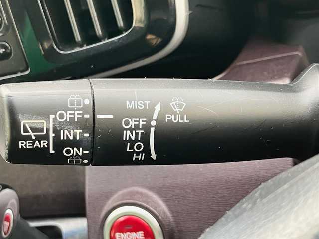 ホンダ Ｎ ＯＮＥ プレミアム 静岡県 2013(平25)年 6.9万km プレミアムブルームーンパール エンジンスタートボタン/取扱説明書/パワーステアリング/パワーウィンドウ/アイドリングストップ/スマートキー/オートエアコン/CD/CDチェンジャー/USB入力端子/ベンチシート/純正フロアマット/純正アルミホイール/ABS/横滑り防止装置/盗難防止装置/オートライト/キセノン/Wエアバック
