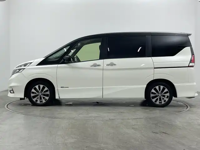 日産 セレナ ハイウェイスター G 群馬県 2017(平29)年 9.7万km ブリリアントホワイトパール 2トーン 純正９型ナビ　純正１１型後席モニター　アダプティブクルーズコントロール　全周囲カメラ　レーンキープアシスト　衝突被害軽減ブレーキ　両側パワースライドドア　ドライブレコーダー　ＥＴＣ　ＬＥＤ　禁煙車