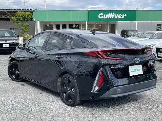 トヨタ プリウス ＰＨＶ A 千葉県 2017(平29)年 7.7万km アティチュードブラックマイカ ワンオーナー/純正11.6インチTコネクトSDナビ/・フルセグTV/Bluetooth/バックカメラ/トヨタセーフティーセンス/・プリクラッシュセーフティー/・レーンディパーチャーアラート/・インテリジェントクリアランスソナー/・ブラインドスポットモニター/・アダプティブクルーズコントロール/前席シートヒーター/ステアリングヒーター/AC100V1500W電源/前後コーナーセンサー/純正LEDヘッドライト/フォグランプ/純正17インチアルミホイール/スマートキー/純正ビルトインETC2.0/本革巻きステアリング/サイド＆カーテンエアバッグ/新車時保証書＆取扱説明書