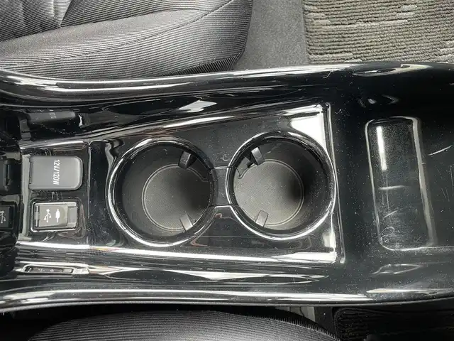 トヨタ プリウス ＰＨＶ A 千葉県 2017(平29)年 7.7万km アティチュードブラックマイカ ワンオーナー/純正11.6インチTコネクトSDナビ/・フルセグTV/Bluetooth/バックカメラ/トヨタセーフティーセンス/・プリクラッシュセーフティー/・レーンディパーチャーアラート/・インテリジェントクリアランスソナー/・ブラインドスポットモニター/・アダプティブクルーズコントロール/前席シートヒーター/ステアリングヒーター/AC100V1500W電源/前後コーナーセンサー/純正LEDヘッドライト/フォグランプ/純正17インチアルミホイール/スマートキー/純正ビルトインETC2.0/本革巻きステアリング/サイド＆カーテンエアバッグ/新車時保証書＆取扱説明書