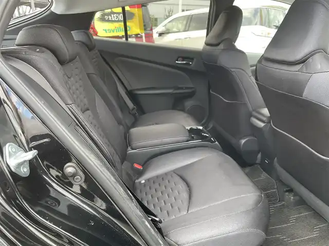 トヨタ プリウス ＰＨＶ A 千葉県 2017(平29)年 7.7万km アティチュードブラックマイカ ワンオーナー/純正11.6インチTコネクトSDナビ/・フルセグTV/Bluetooth/バックカメラ/トヨタセーフティーセンス/・プリクラッシュセーフティー/・レーンディパーチャーアラート/・インテリジェントクリアランスソナー/・ブラインドスポットモニター/・アダプティブクルーズコントロール/前席シートヒーター/ステアリングヒーター/AC100V1500W電源/前後コーナーセンサー/純正LEDヘッドライト/フォグランプ/純正17インチアルミホイール/スマートキー/純正ビルトインETC2.0/本革巻きステアリング/サイド＆カーテンエアバッグ/新車時保証書＆取扱説明書