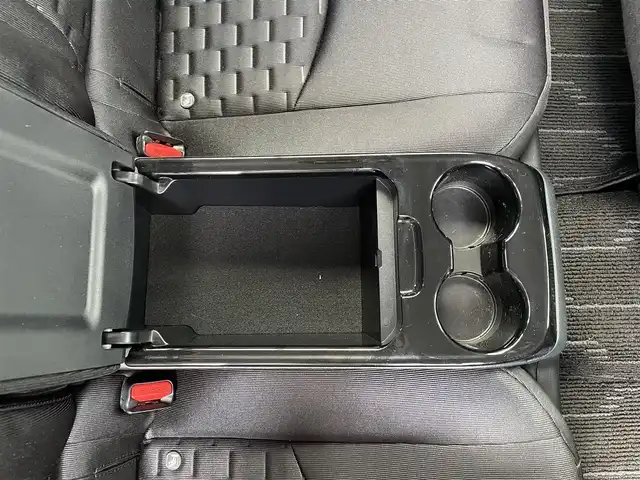 トヨタ プリウス ＰＨＶ A 千葉県 2017(平29)年 7.7万km アティチュードブラックマイカ ワンオーナー/純正11.6インチTコネクトSDナビ/・フルセグTV/Bluetooth/バックカメラ/トヨタセーフティーセンス/・プリクラッシュセーフティー/・レーンディパーチャーアラート/・インテリジェントクリアランスソナー/・ブラインドスポットモニター/・アダプティブクルーズコントロール/前席シートヒーター/ステアリングヒーター/AC100V1500W電源/前後コーナーセンサー/純正LEDヘッドライト/フォグランプ/純正17インチアルミホイール/スマートキー/純正ビルトインETC2.0/本革巻きステアリング/サイド＆カーテンエアバッグ/新車時保証書＆取扱説明書