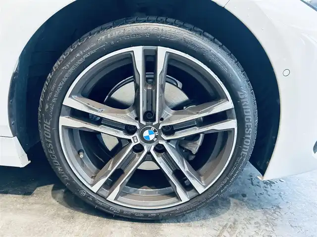 ＢＭＷ １１８ｉ Mスポーツ 大阪府 2022(令4)年 1.7万km 白 ACC/純正ナビ/バックカメラ/applecarplay/純正18インチAW/LEDヘッドライト/電動リアゲート/ブラインドスポット/クリアランスソナー/ワイヤレス充電/ハーフレザー/パワーシート/Dシートメモリ/スマートキー/ETC/ドラレコ