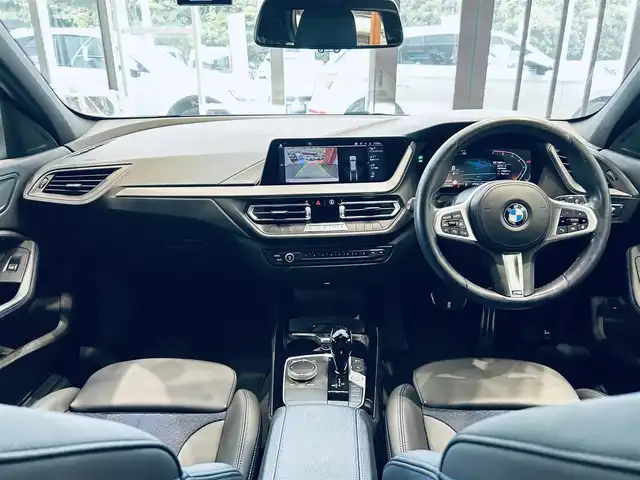 ＢＭＷ １１８ｉ Mスポーツ 大阪府 2022(令4)年 1.7万km 白 ACC/純正ナビ/バックカメラ/applecarplay/純正18インチAW/LEDヘッドライト/電動リアゲート/ブラインドスポット/クリアランスソナー/ワイヤレス充電/ハーフレザー/パワーシート/Dシートメモリ/スマートキー/ETC/ドラレコ