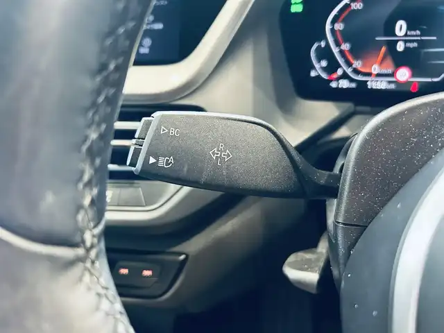 ＢＭＷ １１８ｉ Mスポーツ 大阪府 2022(令4)年 1.7万km 白 ACC/純正ナビ/バックカメラ/applecarplay/純正18インチAW/LEDヘッドライト/電動リアゲート/ブラインドスポット/クリアランスソナー/ワイヤレス充電/ハーフレザー/パワーシート/Dシートメモリ/スマートキー/ETC/ドラレコ