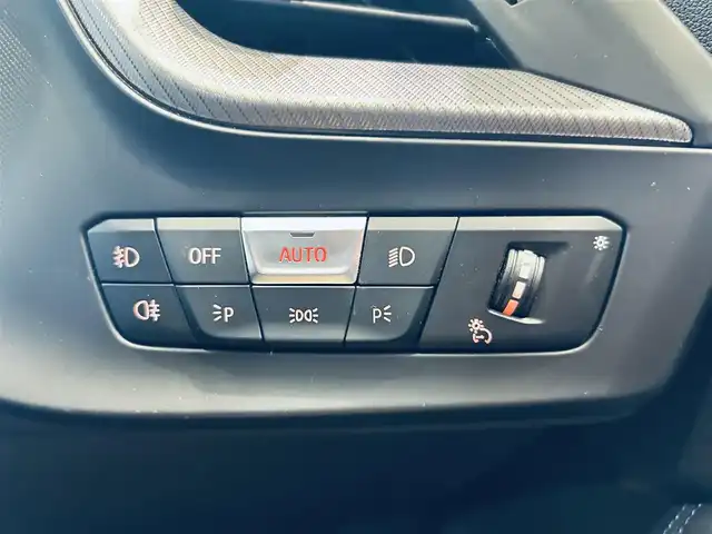 ＢＭＷ １１８ｉ Mスポーツ 大阪府 2022(令4)年 1.7万km 白 ACC/純正ナビ/バックカメラ/applecarplay/純正18インチAW/LEDヘッドライト/電動リアゲート/ブラインドスポット/クリアランスソナー/ワイヤレス充電/ハーフレザー/パワーシート/Dシートメモリ/スマートキー/ETC/ドラレコ