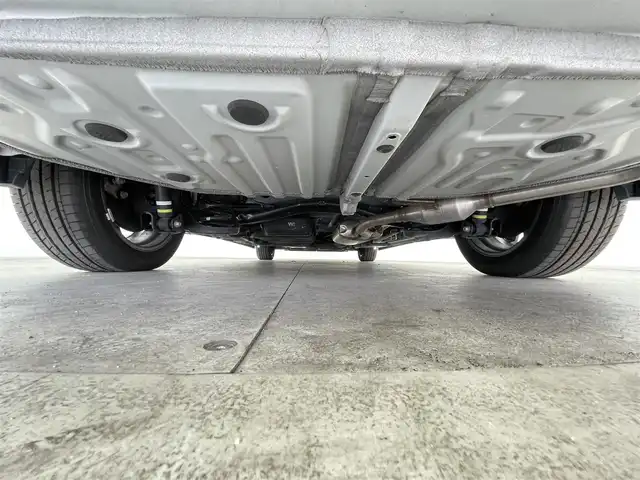 トヨタ ノア ハイブリッド S－Z 千葉県 2022(令4)年 2万km ホワイトパールクリスタルシャイン 禁煙車/モデリスタエアロ/トヨタセーフティーセンス/・プリクラッシュセーフティー/・レーンディパーチャーアラート/・レーダークルーズコントロール/・ロードサインアシスト/・ドライバー異常時対応システム/快適利便パッケージHigh/純正10.5インチディスプレイオーディオ/　ナビキッド/CD/DVD/BT/フルセグTV/純正14インチフリップダウンモニター/両側パワースライドドア/デジタルインナーミラー/コーナーセンサー/オートハイビーム/ヘッドアップディスプレイ/純正17インチアルミホイール