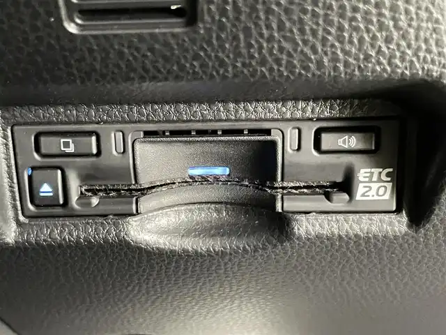 トヨタ ノア ハイブリッド S－Z 千葉県 2022(令4)年 2万km ホワイトパールクリスタルシャイン 禁煙車/モデリスタエアロ/トヨタセーフティーセンス/・プリクラッシュセーフティー/・レーンディパーチャーアラート/・レーダークルーズコントロール/・ロードサインアシスト/・ドライバー異常時対応システム/快適利便パッケージHigh/純正10.5インチディスプレイオーディオ/　ナビキッド/CD/DVD/BT/フルセグTV/純正14インチフリップダウンモニター/両側パワースライドドア/デジタルインナーミラー/コーナーセンサー/オートハイビーム/ヘッドアップディスプレイ/純正17インチアルミホイール