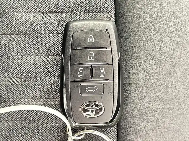 トヨタ ノア ハイブリッド S－Z 千葉県 2022(令4)年 2万km ホワイトパールクリスタルシャイン 禁煙車/モデリスタエアロ/トヨタセーフティーセンス/・プリクラッシュセーフティー/・レーンディパーチャーアラート/・レーダークルーズコントロール/・ロードサインアシスト/・ドライバー異常時対応システム/快適利便パッケージHigh/純正10.5インチディスプレイオーディオ/　ナビキッド/CD/DVD/BT/フルセグTV/純正14インチフリップダウンモニター/両側パワースライドドア/デジタルインナーミラー/コーナーセンサー/オートハイビーム/ヘッドアップディスプレイ/純正17インチアルミホイール