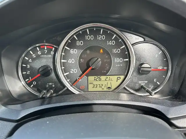 トヨタ カローラ フィールダー 1．5G エアロツアラー 埼玉県 2017(平29)年 3.4万km スーパーレッドⅤ パナソニックナビオーディオ/（AM/FM/フルセグTV/BT/CD/DVD/SD）/フルセグTV/バックカメラ/ビルトインETC/Toyota Safety Sense/・プリクラッシュセーフティ/・レーンディパーチャーアラート/前後ドライブレコーダー/アイドリングストップ/オートライト/オートマチックハイビーム/オートエアコン/プッシュスタートボタン/4WD/純正フロアマット/純正ドアバイザー/車両/ナビ 取扱説明書/保証書