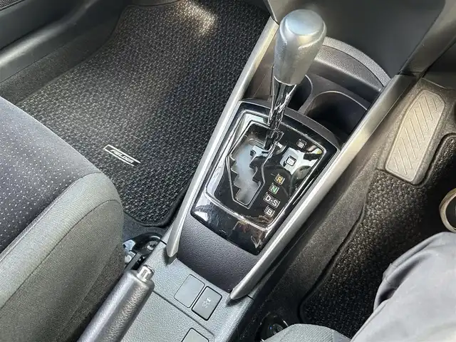 トヨタ カローラ フィールダー 1．5G エアロツアラー 埼玉県 2017(平29)年 3.4万km スーパーレッドⅤ パナソニックナビオーディオ/（AM/FM/フルセグTV/BT/CD/DVD/SD）/フルセグTV/バックカメラ/ビルトインETC/Toyota Safety Sense/・プリクラッシュセーフティ/・レーンディパーチャーアラート/前後ドライブレコーダー/アイドリングストップ/オートライト/オートマチックハイビーム/オートエアコン/プッシュスタートボタン/4WD/純正フロアマット/純正ドアバイザー/車両/ナビ 取扱説明書/保証書