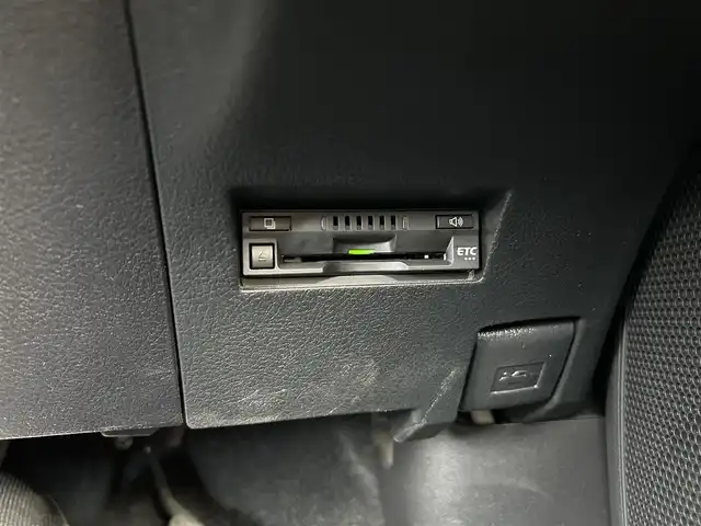 トヨタ カローラ フィールダー 1．5G エアロツアラー 埼玉県 2017(平29)年 3.4万km スーパーレッドⅤ パナソニックナビオーディオ/（AM/FM/フルセグTV/BT/CD/DVD/SD）/フルセグTV/バックカメラ/ビルトインETC/Toyota Safety Sense/・プリクラッシュセーフティ/・レーンディパーチャーアラート/前後ドライブレコーダー/アイドリングストップ/オートライト/オートマチックハイビーム/オートエアコン/プッシュスタートボタン/4WD/純正フロアマット/純正ドアバイザー/車両/ナビ 取扱説明書/保証書