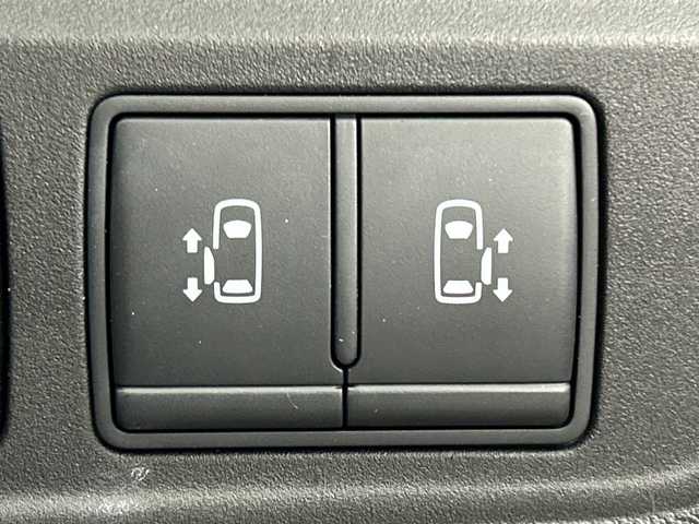 日産 セレナ ハイウェイスター V 三重県 2021(令3)年 3万km ブリリアントホワイトパール /禁煙車//純正１０インチＳＤナビ//ブルーレイ再生可//アラウンドビューモニター//純正11インチフリップダウンモニター//ハンズフリー機能付き両側パワースライドドア//プロパイロット//レーダークルーズコントロール//衝突軽減ブレーキ//レーンキープアシスト//デジタルインナーミラー//ビルトインＥＴＣ//WAC//ステアリングスイッチ//前後コーナーセンサー//オートハイビーム //純正前方ドライブレコーダー//サイドカーテンアエアバッグ