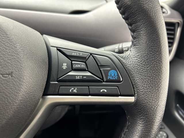 日産 セレナ ハイウェイスター V 三重県 2021(令3)年 3万km ブリリアントホワイトパール /禁煙車//純正１０インチＳＤナビ//ブルーレイ再生可//アラウンドビューモニター//純正11インチフリップダウンモニター//ハンズフリー機能付き両側パワースライドドア//プロパイロット//レーダークルーズコントロール//衝突軽減ブレーキ//レーンキープアシスト//デジタルインナーミラー//ビルトインＥＴＣ//WAC//ステアリングスイッチ//前後コーナーセンサー//オートハイビーム //純正前方ドライブレコーダー//サイドカーテンアエアバッグ