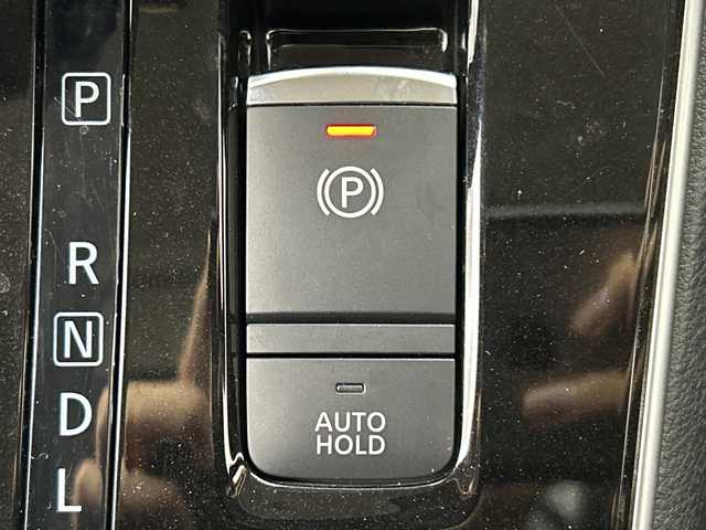 日産 セレナ ハイウェイスター V 三重県 2021(令3)年 3万km ブリリアントホワイトパール /禁煙車//純正１０インチＳＤナビ//ブルーレイ再生可//アラウンドビューモニター//純正11インチフリップダウンモニター//ハンズフリー機能付き両側パワースライドドア//プロパイロット//レーダークルーズコントロール//衝突軽減ブレーキ//レーンキープアシスト//デジタルインナーミラー//ビルトインＥＴＣ//WAC//ステアリングスイッチ//前後コーナーセンサー//オートハイビーム //純正前方ドライブレコーダー//サイドカーテンアエアバッグ