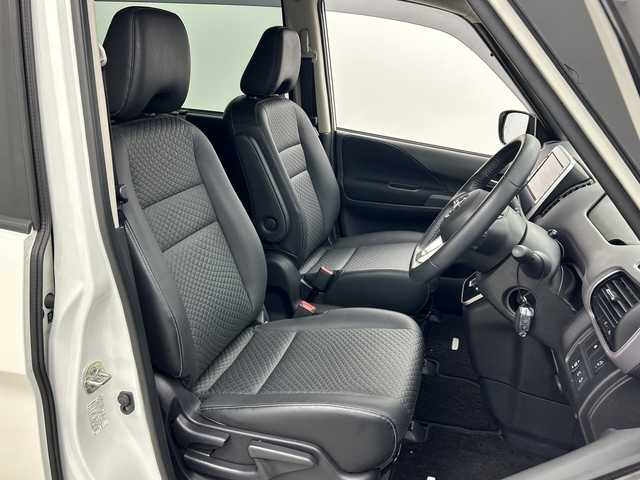 日産 セレナ ハイウェイスター V 三重県 2021(令3)年 3万km ブリリアントホワイトパール /禁煙車//純正１０インチＳＤナビ//ブルーレイ再生可//アラウンドビューモニター//純正11インチフリップダウンモニター//ハンズフリー機能付き両側パワースライドドア//プロパイロット//レーダークルーズコントロール//衝突軽減ブレーキ//レーンキープアシスト//デジタルインナーミラー//ビルトインＥＴＣ//WAC//ステアリングスイッチ//前後コーナーセンサー//オートハイビーム //純正前方ドライブレコーダー//サイドカーテンアエアバッグ