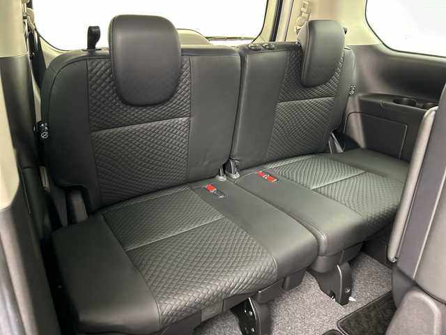 日産 セレナ ハイウェイスター V 三重県 2021(令3)年 3万km ブリリアントホワイトパール /禁煙車//純正１０インチＳＤナビ//ブルーレイ再生可//アラウンドビューモニター//純正11インチフリップダウンモニター//ハンズフリー機能付き両側パワースライドドア//プロパイロット//レーダークルーズコントロール//衝突軽減ブレーキ//レーンキープアシスト//デジタルインナーミラー//ビルトインＥＴＣ//WAC//ステアリングスイッチ//前後コーナーセンサー//オートハイビーム //純正前方ドライブレコーダー//サイドカーテンアエアバッグ