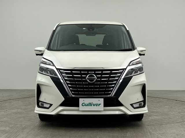 日産 セレナ ハイウェイスター V 三重県 2021(令3)年 3万km ブリリアントホワイトパール /禁煙車//純正１０インチＳＤナビ//ブルーレイ再生可//アラウンドビューモニター//純正11インチフリップダウンモニター//ハンズフリー機能付き両側パワースライドドア//プロパイロット//レーダークルーズコントロール//衝突軽減ブレーキ//レーンキープアシスト//デジタルインナーミラー//ビルトインＥＴＣ//WAC//ステアリングスイッチ//前後コーナーセンサー//オートハイビーム //純正前方ドライブレコーダー//サイドカーテンアエアバッグ