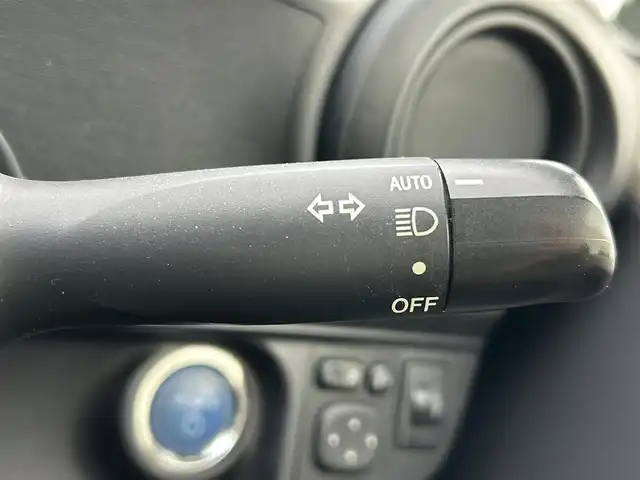 トヨタ アクア S 新潟県 2014(平26)年 5.8万km コバルトブルーメタリック 社外ナビ/(AM/FM/CD/ワンセグ)/ETC/アイドリングストップ/社外アルミホイール/AUTOライト/HIDヘッドライト/ドアバイザー/電格ミラー/プッシュスタート/スマートキー/純正フロアマット